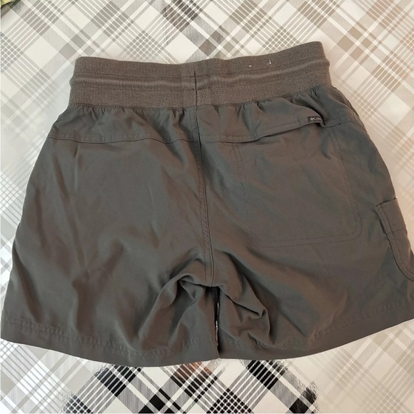 Old Navy, Columbia And June & Hudson Shorts  3 Lot - Picture 6 of 14